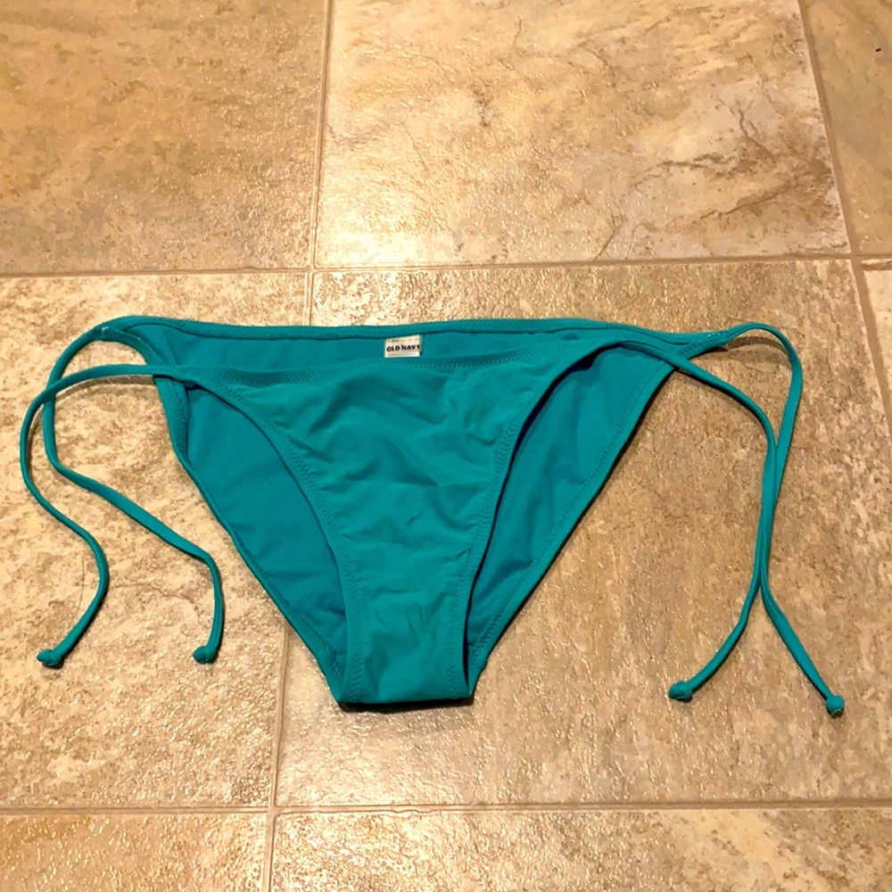 Bikini bottoms never worn